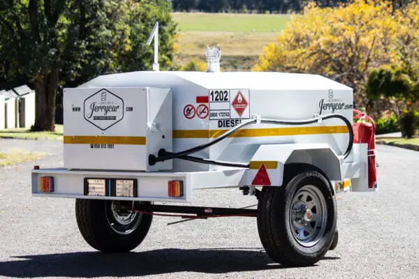 Jerrycar Bowser 1100 (Braked)
